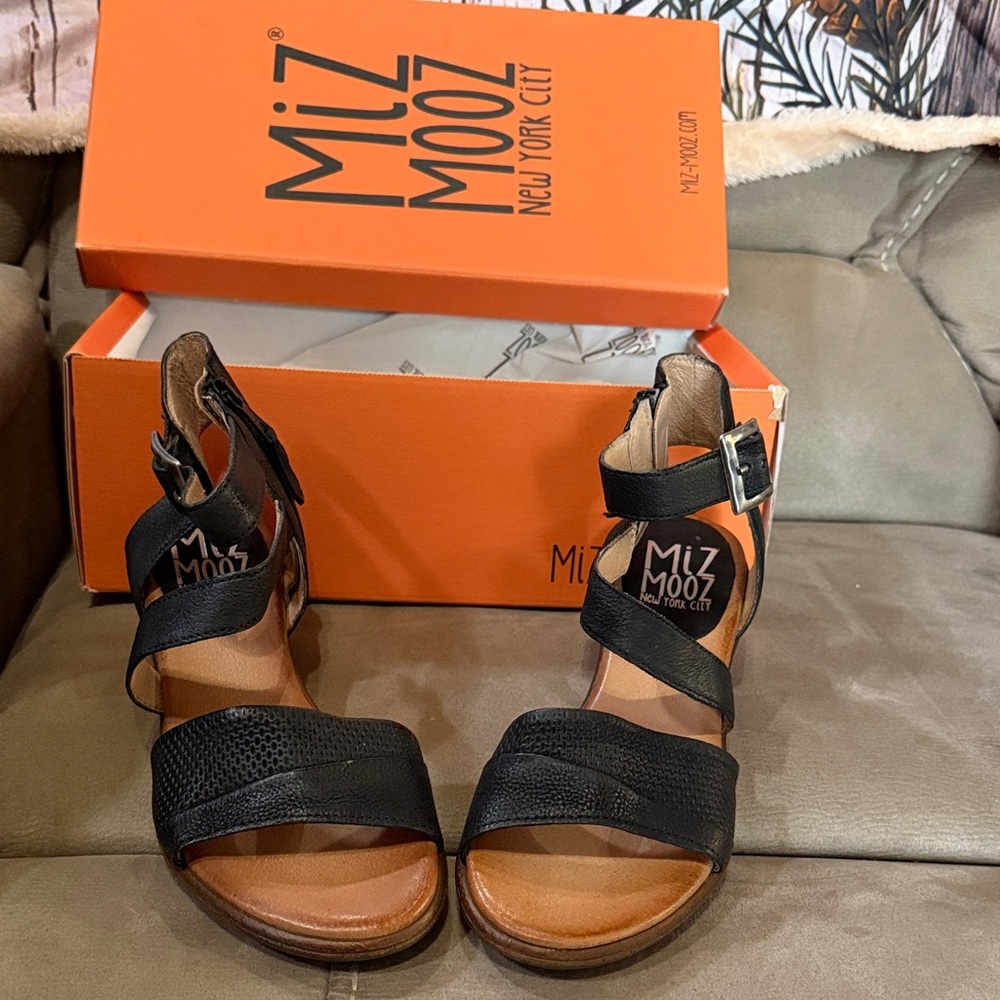 Miz Mooz Black and Tan Sandals with heel